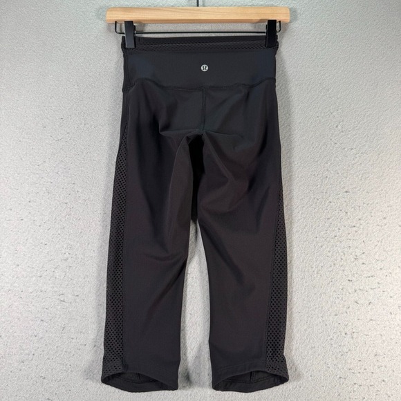 Lululemon Capri Leggings Womens 4 Black Comfort Stretch Workout Mesh Yoga Gym - Picture 2 of 14